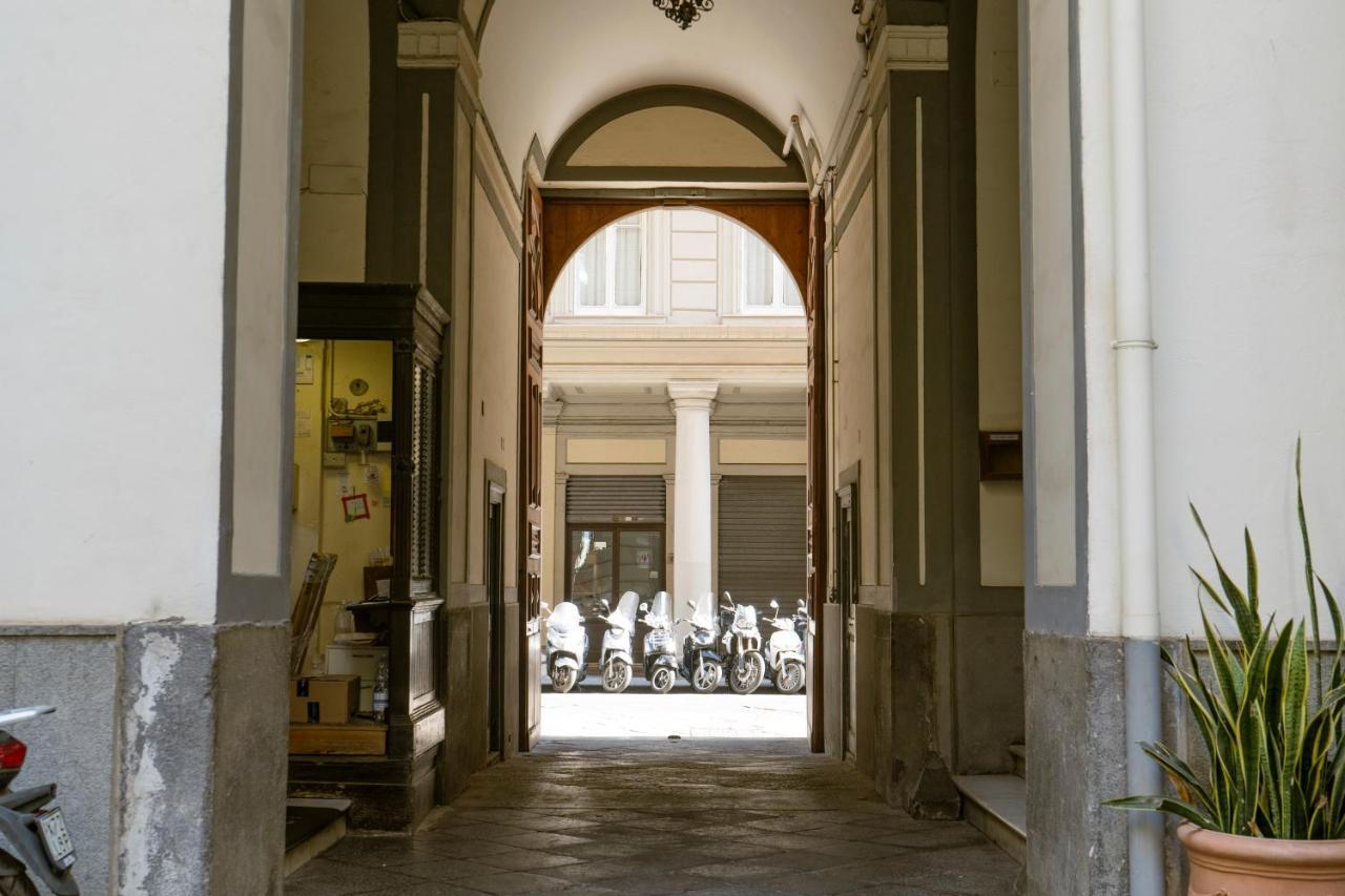 Chiatamone Relais Apartment Naples Exterior photo