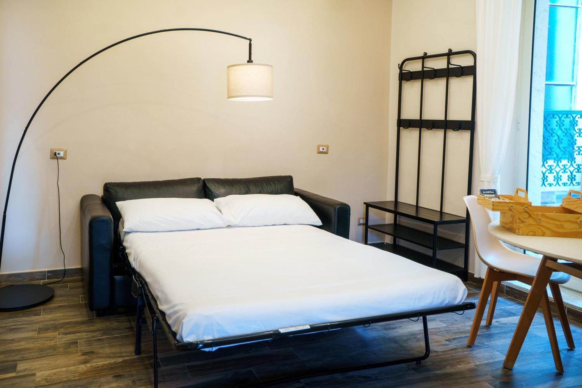 Chiatamone Relais Apartment Naples Exterior photo