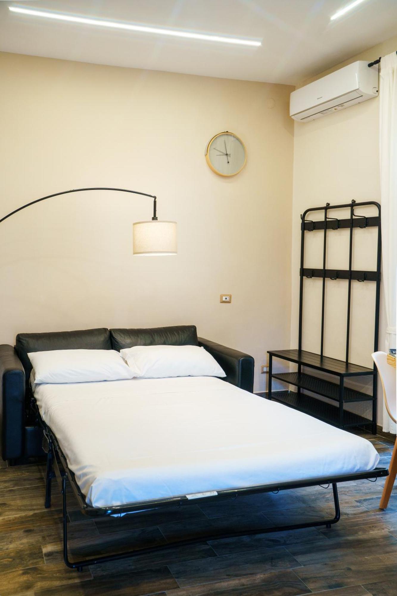 Chiatamone Relais Apartment Naples Exterior photo